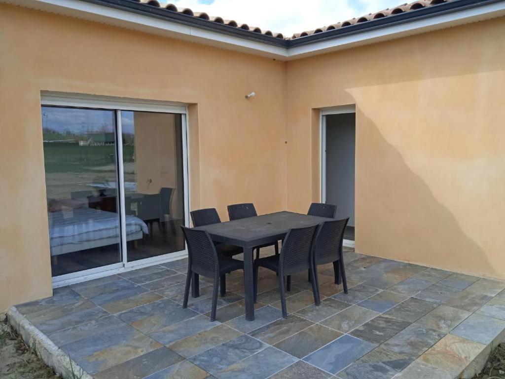 La Villa Des Muriers Tres Spacieuse Dans Un Environnement Calme Malause Luaran gambar