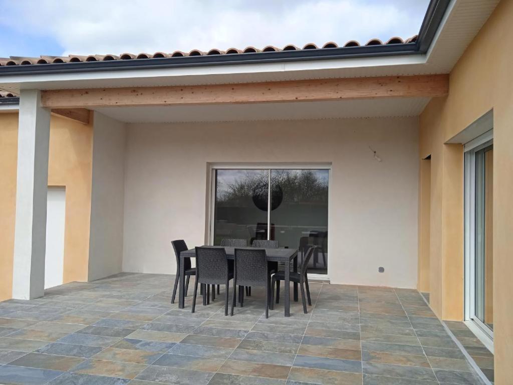 La Villa Des Muriers Tres Spacieuse Dans Un Environnement Calme Malause Luaran gambar
